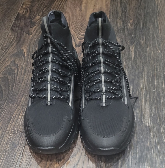 Moncler Monte runner size 11/44 *like new* - Picture 1 of 9